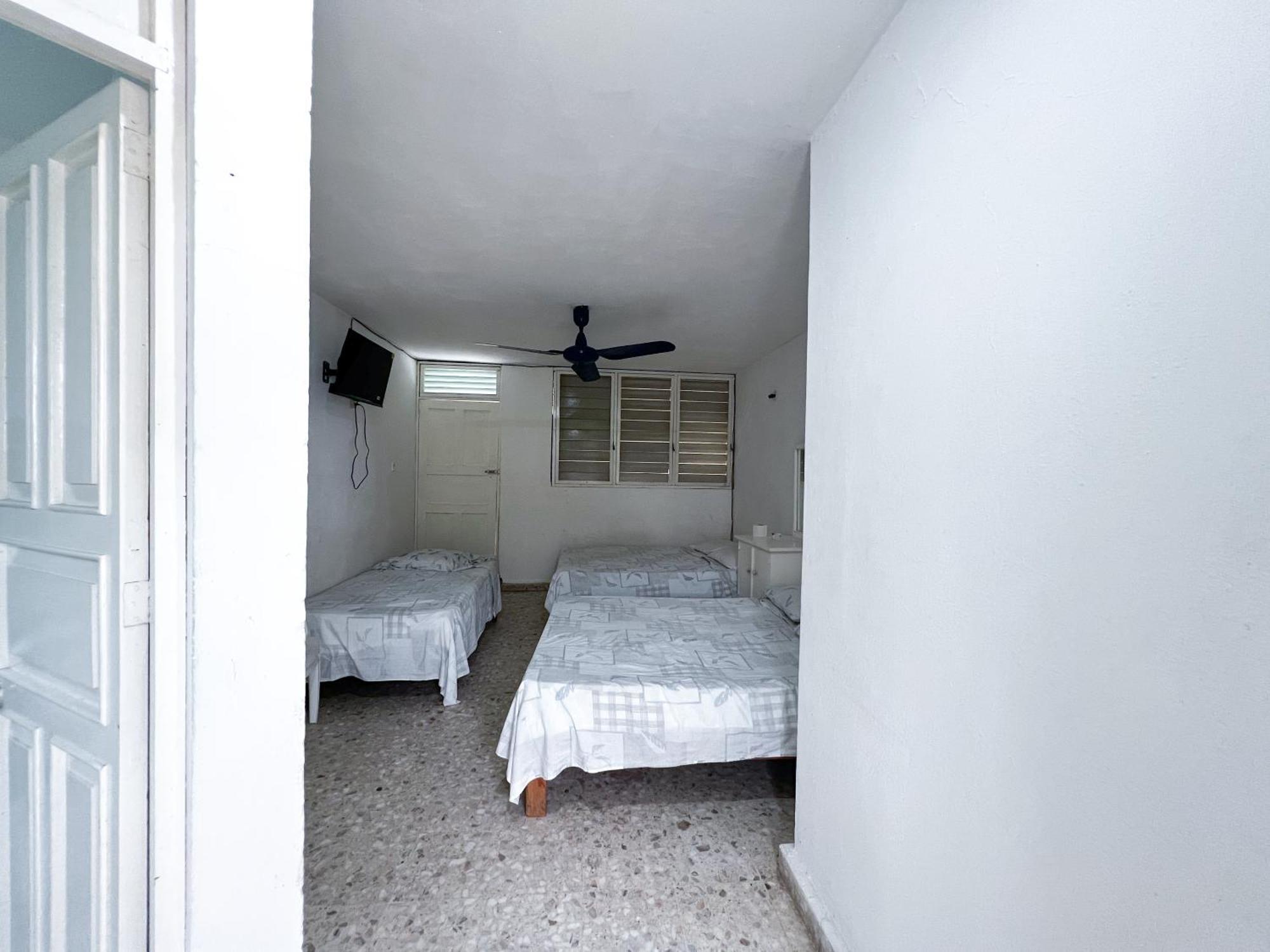 Casa De Huespedes Walton Hotel Acapulco Ngoại thất bức ảnh