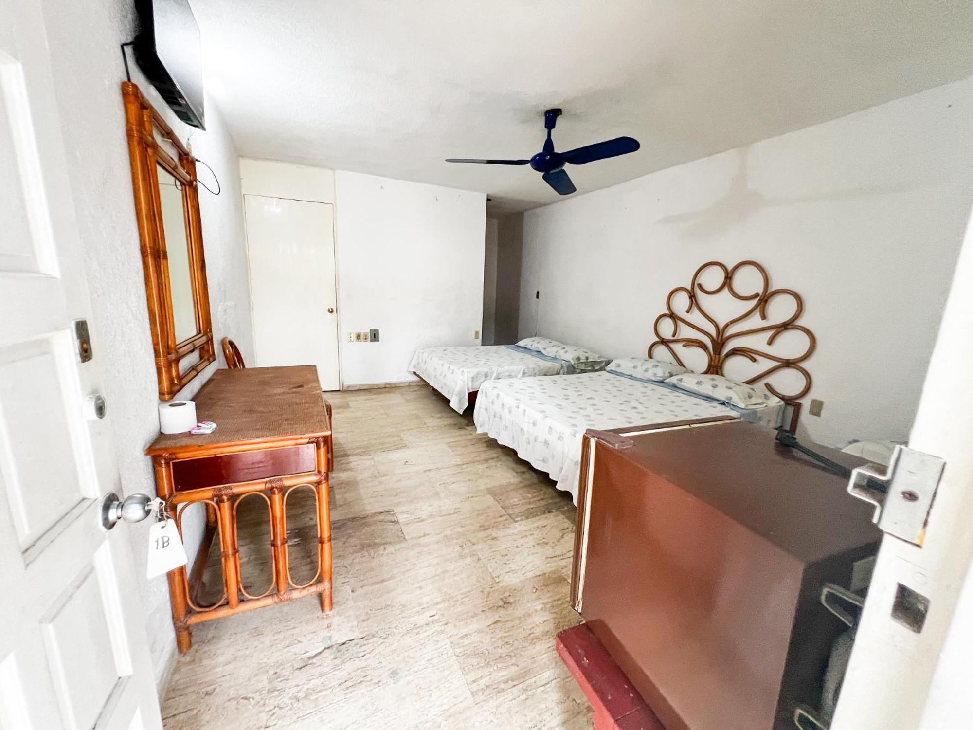 Casa De Huespedes Walton Hotel Acapulco Ngoại thất bức ảnh