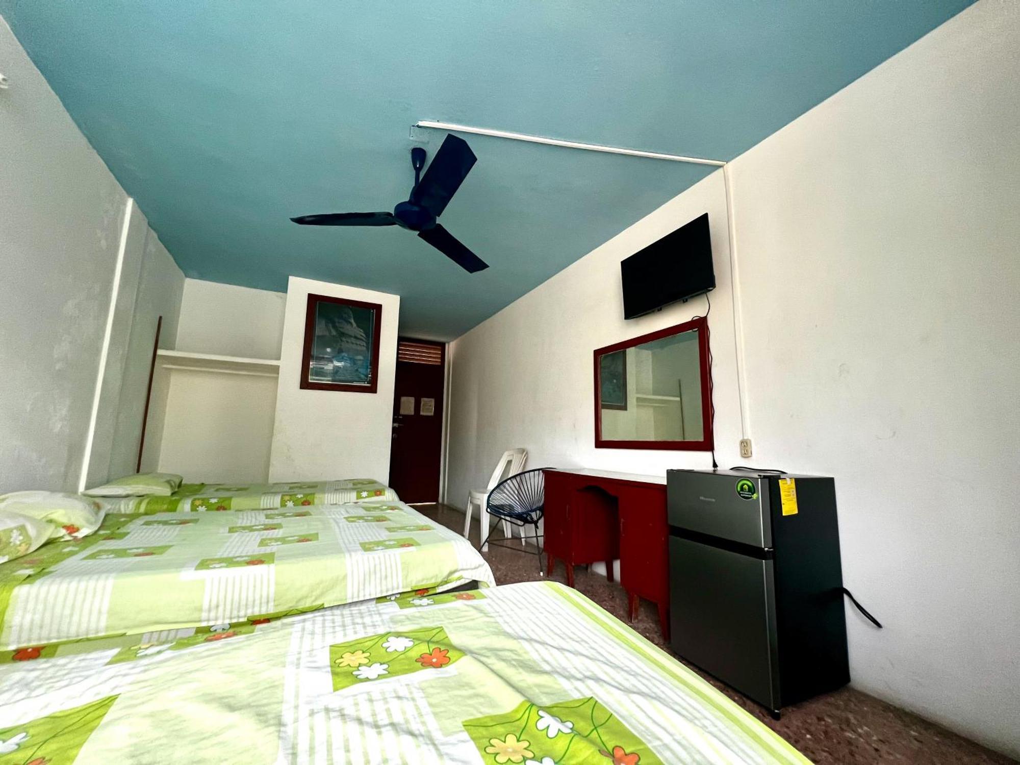 Casa De Huespedes Walton Hotel Acapulco Ngoại thất bức ảnh